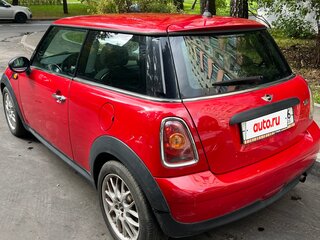 2010 Mini Hatch One II (R56) Рестайлинг, красный, 730000 рублей, вид 2