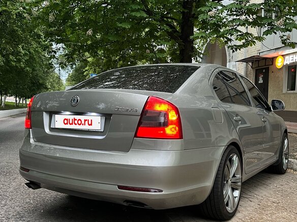 2011 Skoda Octavia II (A5) Рестайлинг, серый, 680000 рублей - вид 9