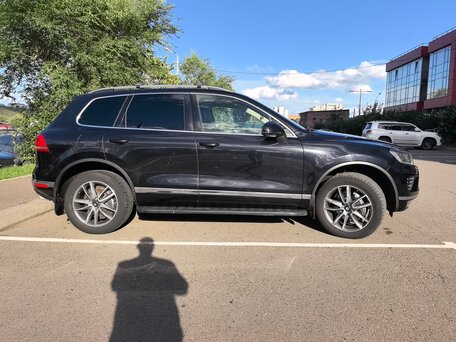 2015 Volkswagen Touareg II Рестайлинг, чёрный, 2999999 рублей, вид 4