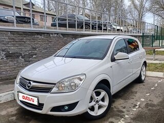2011 Opel Astra H Рестайлинг, белый, 500000 рублей, вид 1