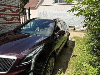 2020 Cadillac XT5 I Рестайлинг, красный, 3000000 рублей, вид 4