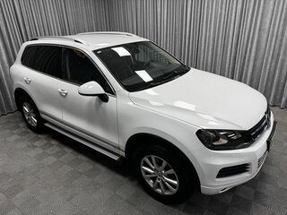 2013 Volkswagen Touareg II, белый, 1950000 рублей, вид 4