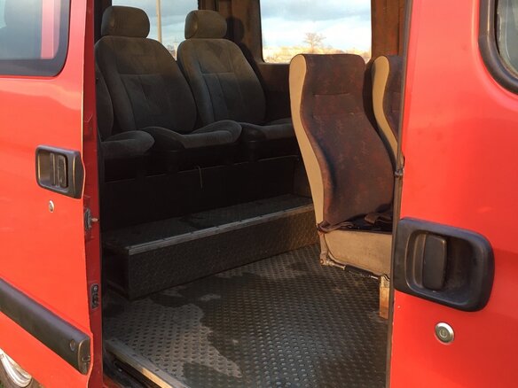 2003 Renault Master, красный, 800000 рублей - вид 10