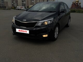 2015 Kia Rio III Рестайлинг, чёрный, 927000 рублей, вид 2