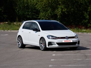 2019 Volkswagen Golf GTI VII Рестайлинг, белый, 2600000 рублей, вид 1