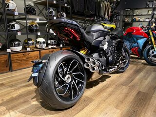 2025 Ducati Diavel V4, чёрный, 3350000 рублей, вид 3