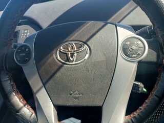 2011 Toyota Prius III Рестайлинг (XW30), белый, 980000 рублей, вид 5