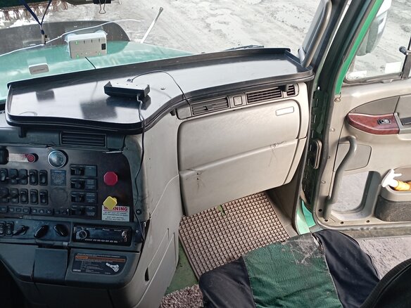 2001 Freightliner Century Class, зелёный, 1700000 рублей - вид 17