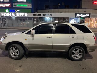 1998 Toyota Harrier I (XU10), белый, 900000 рублей, вид 4