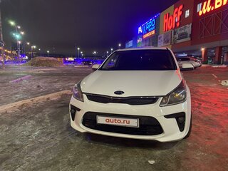 2018 Kia Rio IV, белый, 1500000 рублей, вид 1
