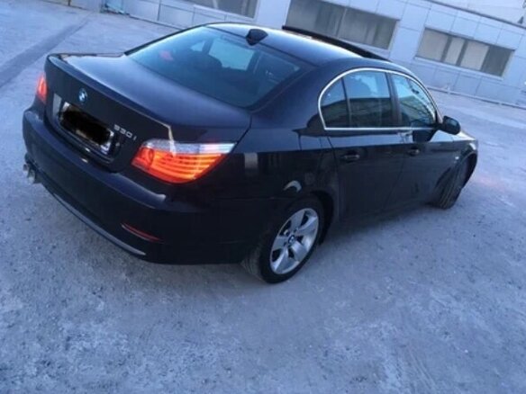 2009 BMW 5 серии 530xi V (E60/E61) Рестайлинг, чёрный, 2000000 рублей - вид 1