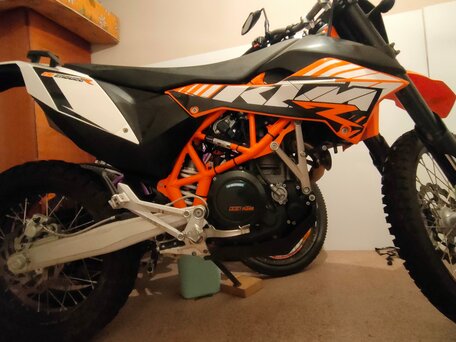 2013 KTM 690 Enduro R, оранжевый, 900000 рублей, вид 1