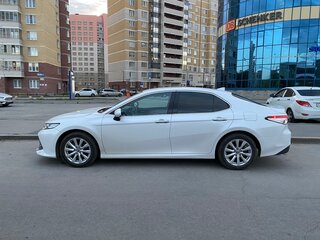 2018 Toyota Camry VIII (XV70), белый, 3000000 рублей, вид 4