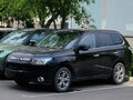 2013 Mitsubishi Outlander III, чёрный, 1700000 рублей - вид 2