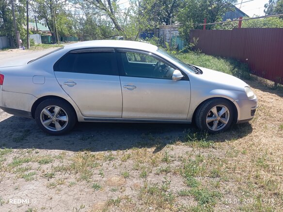 2006 Volkswagen Jetta V, серебристый, 450000 рублей - вид 1