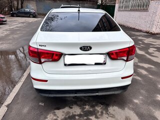 2015 Kia Rio III Рестайлинг, белый, 1100000 рублей, вид 5