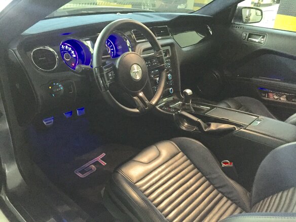 2013 Ford Mustang V Рестайлинг, серый - вид 1