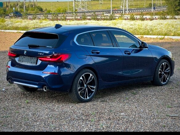2020 BMW 1 серии 118d III (F40), синий, 2900000 рублей - вид 17