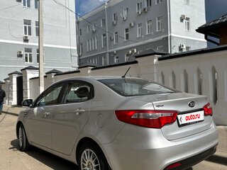2014 Kia Rio III, серебристый, 1500000 рублей, вид 3