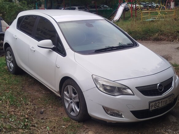 2010 Opel Astra J, белый, 650000 рублей - вид 1