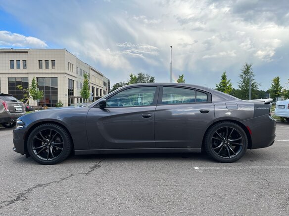 2017 Dodge Charger VII (LD) Рестайлинг, серый, 2800000 рублей - вид 2