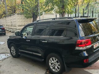 2016 Toyota Land Cruiser 200 Series Рестайлинг 2, чёрный, 6000000 рублей, вид 4