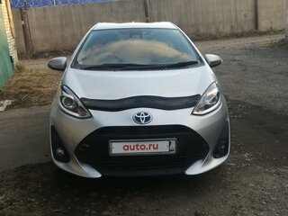 2017 Toyota Aqua I Рестайлинг 2, серебристый, 1090000 рублей, вид 1