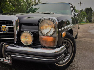 1971 Mercedes-Benz W114 250 North America, чёрный, 5800000 рублей, вид 2