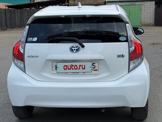 2016 Toyota Aqua I Рестайлинг, белый, 1180000 рублей, вид 3