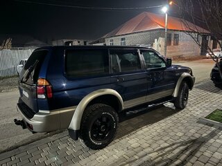 2001 Mitsubishi Montero Sport I, белый, 1050000 рублей, вид 4