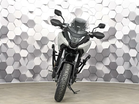 2025 Honda NC 750X, серый, 1299000 рублей - вид 4