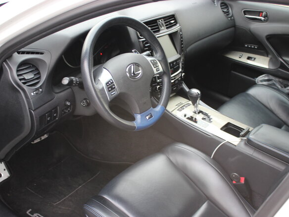 2011 Lexus IS F, белый - вид 2