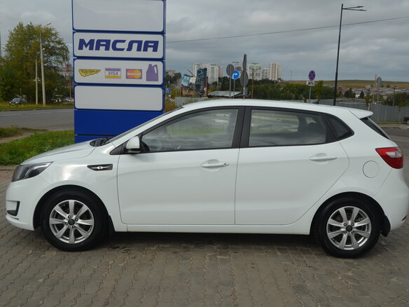 2014 Kia Rio III, белый - вид 4