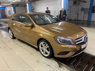 2013 Mercedes-Benz A-Класс 180 III (W176), бежевый, 1500000 рублей, вид 4