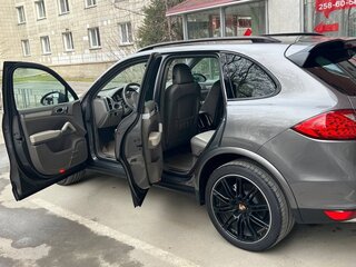 2012 Porsche Cayenne S II (958), серый, 4000000 рублей, вид 5