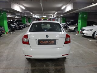 2012 Skoda Octavia II (A5) Рестайлинг, белый, 700000 рублей, вид 5
