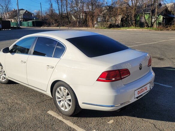 2012 Volkswagen Passat B7, белый, 750000 рублей - вид 4
