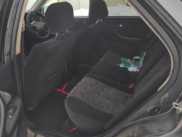 2001 Toyota Mark II Qualis VIII (X100), чёрный, 850000 рублей - вид 11