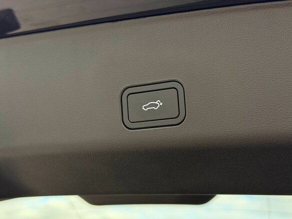 2026 Geely Monjaro I Рестайлинг 2 (China Market), чёрный, 4200000 рублей - вид 35