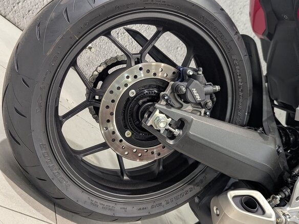 2024 Honda CBR 650R, красный, 1185000 рублей - вид 4