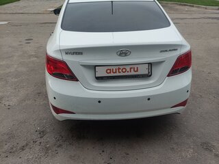 2014 Hyundai Solaris I Рестайлинг, белый, 800000 рублей, вид 2