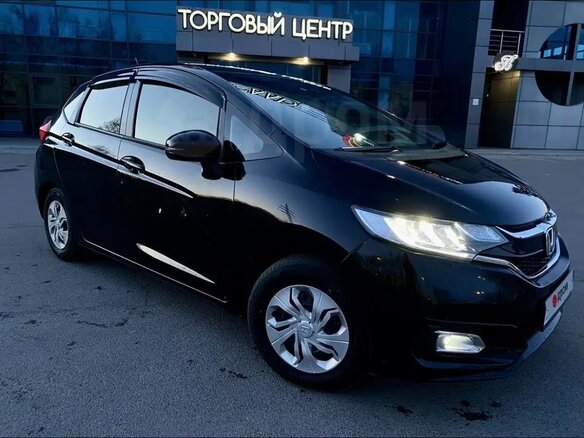 2017 Honda Fit III Рестайлинг, чёрный, 990000 рублей - вид 1