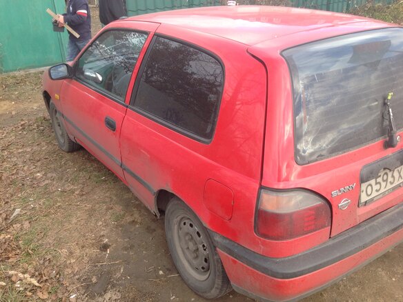 1994 Nissan Sunny, красный - вид 4