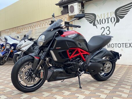 2012 Ducati Diavel Carbon, красный, 999999 рублей, вид 2