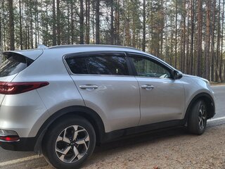 2021 Kia Sportage IV Рестайлинг, серебристый, 2300000 рублей, вид 5