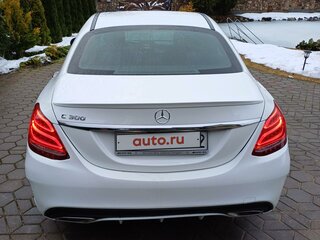 2017 Mercedes-Benz C-Класс 300 IV (W205), белый, 2000000 рублей, вид 3