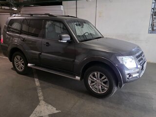 2015 Mitsubishi Pajero IV Рестайлинг 2, серый, 3990000 рублей, вид 2