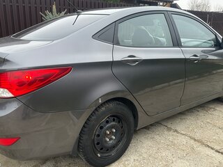 2011 Hyundai Solaris I, серый, 550000 рублей, вид 4