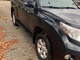 2014 Toyota Land Cruiser Prado 4-speed 150 Series Рестайлинг 1, серый, 3700000 рублей, вид 2