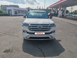 2017 Toyota Land Cruiser 200 Series Рестайлинг 2, белый, 5900000 рублей, вид 2